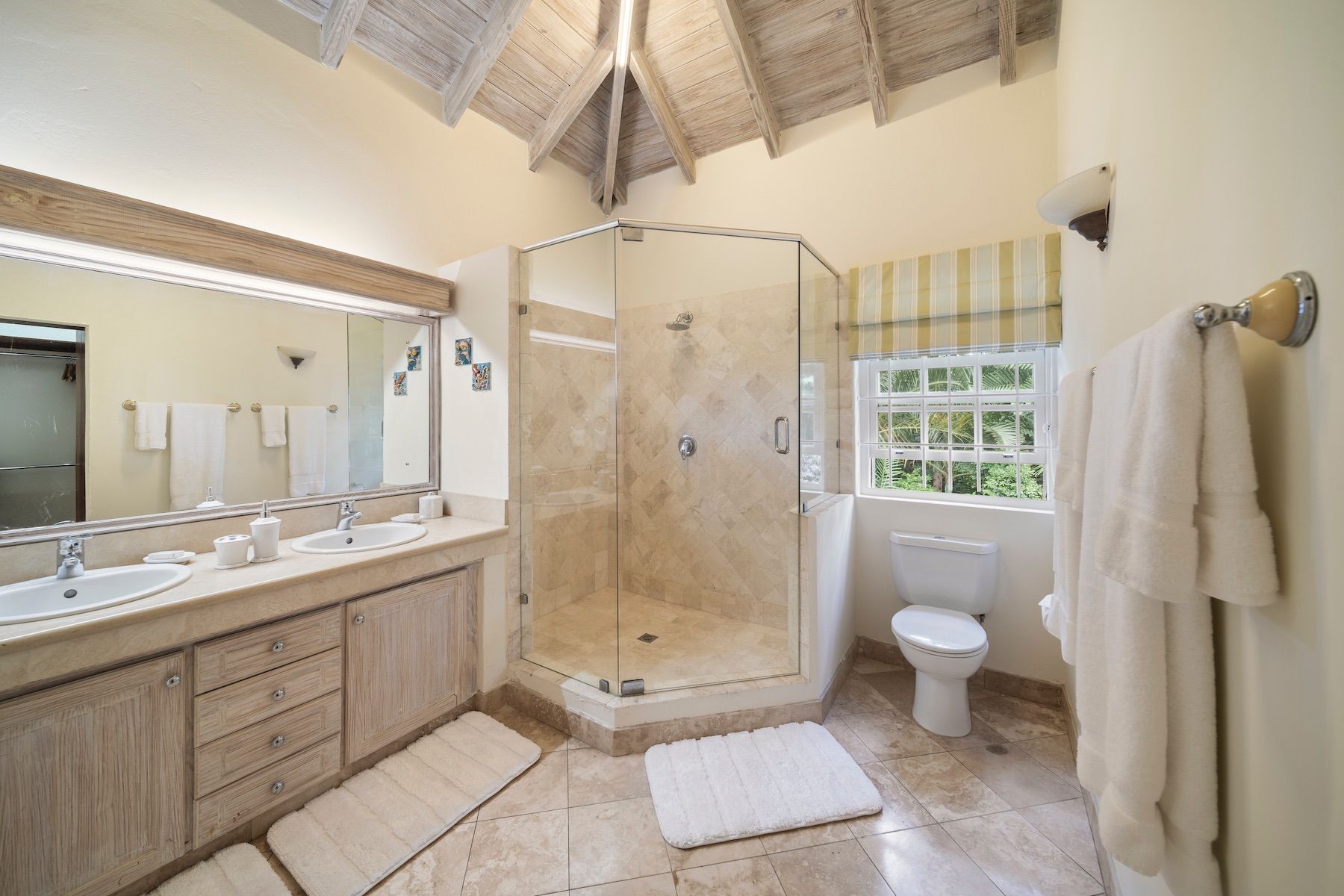 Sandalwood House villa photo.